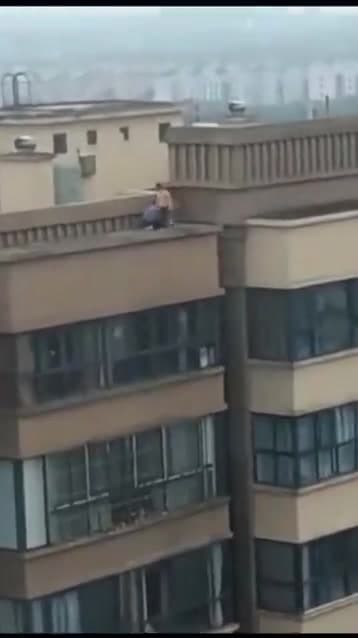 Video thumbnail for Stupid kids learning to do parkour