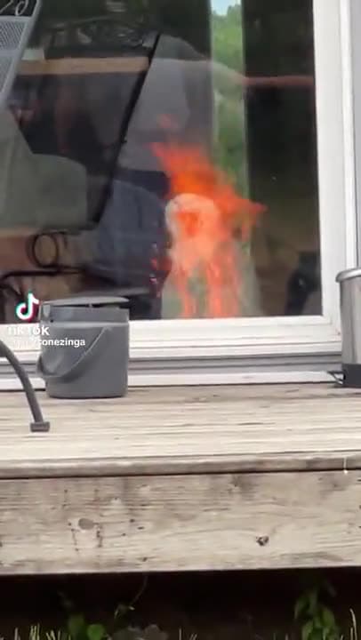 Video thumbnail for I think there's something wrong with this cat