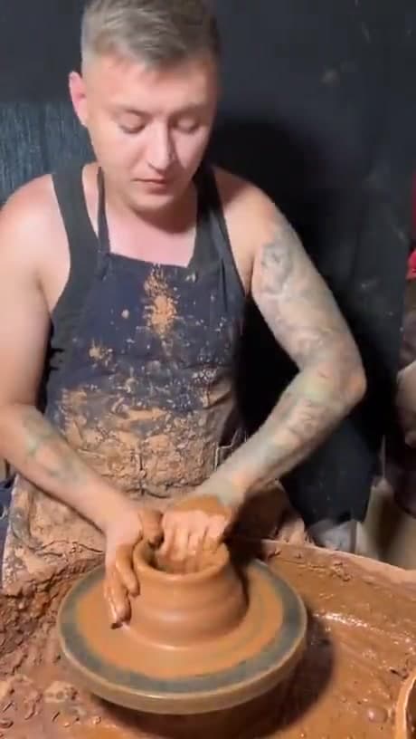 Video thumbnail for Oddly satisfying pottery