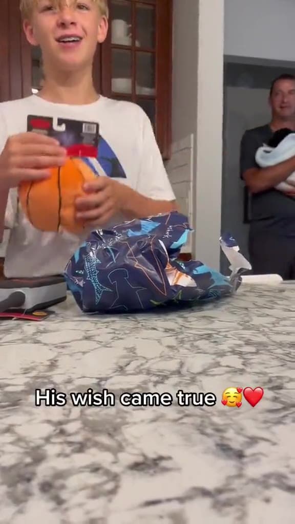 Video thumbnail for Boy finally gets the dog he wanted
