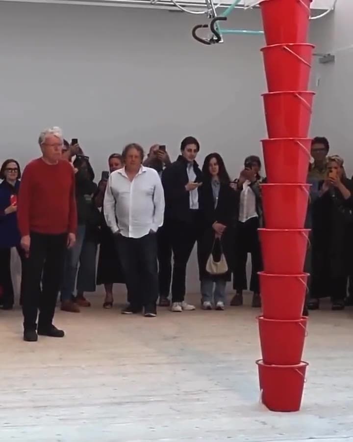 Video thumbnail for [Modern Art] I see: buckets falling and throwing sand everywhere. Art critic: ah, the crumbling of civilization because of a poor foundation. 🧐