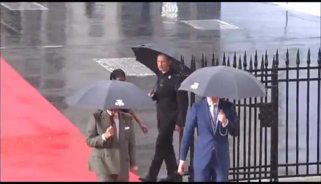 Video thumbnail for How can you be the president of a country and leave a woman drenched like that