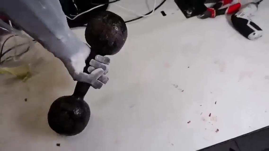 Video thumbnail for A realistic robot arm with artificial muscles has been developed by Automaton Robotics, a Polish robotics group.
The robotic arm is powered by synthetic muscles based on water, giving it a full range of motion and the ability to lift heavy weights.