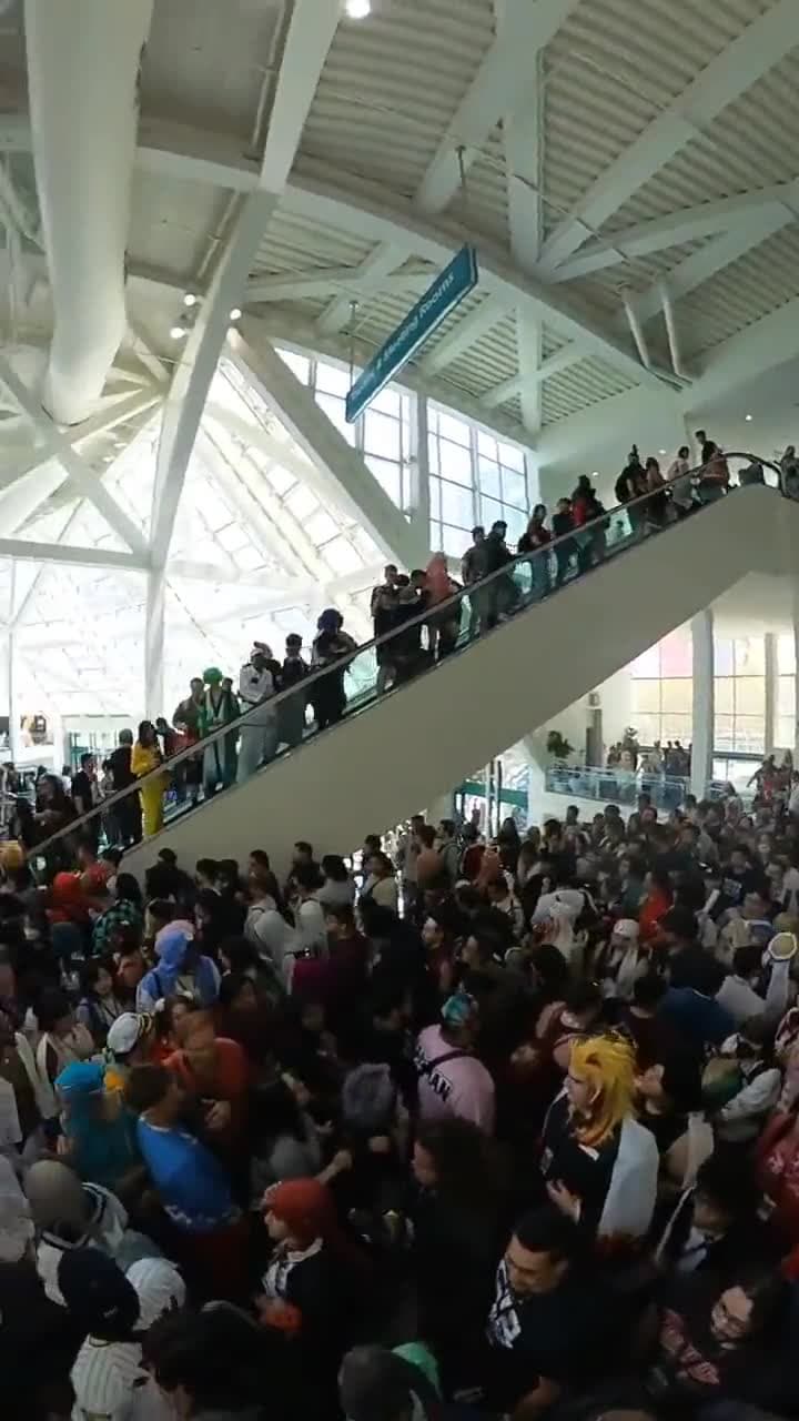 Video thumbnail for AX 23 at LA convention center was packed