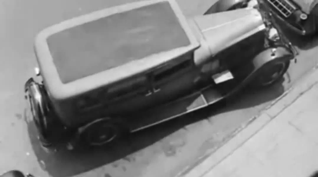 Video thumbnail for Hydraulic controlled 5th wheel used for automated parallel parking in 1933
