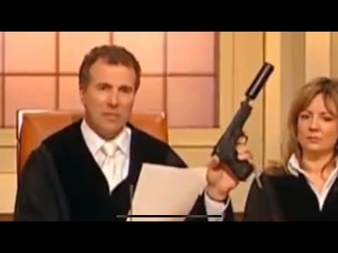 YouTube thumbnail for YouTube Kacke - Richter Hold richtet mit Colt