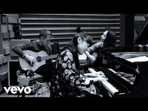 YouTube thumbnail for Rodrigo y Gabriela - Akatsuki (With Hiromi) (Official Video)