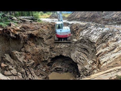 YouTube thumbnail for Construction of the Sarlacc pit