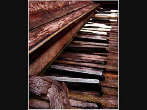 YouTube thumbnail for Tom Waits - The Piano has been Drinking