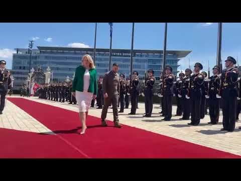 YouTube thumbnail for 🔴 Ukrajinský prezident Volodymyr Zelenskyj prišiel na Slovensko | Aktuality