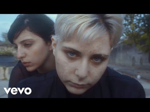 YouTube thumbnail for Slowdive - kisses (Official Video)