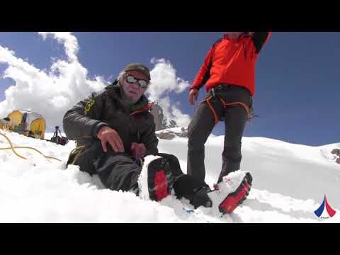 YouTube thumbnail for Crevasse Falls: do brake knots work? Great Research by ENSA Chamonix