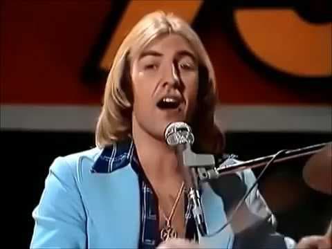 YouTube thumbnail for Sky High / Jigsaw (1975) (live, 2:51)