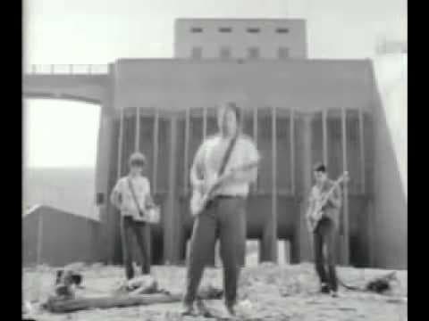 YouTube thumbnail for Minutemen - This ain't no picnic
