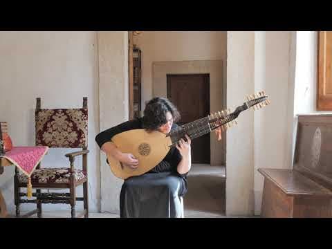 YouTube thumbnail for J. S. Bach - Suita E dur BWV 1006a na lutnię, wyk. Evangelina Mascardi [barok]