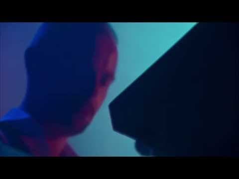 YouTube thumbnail for Mannen Met Snorren - Heart of Glass by Blondie (electro rock cover)