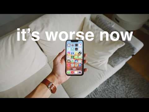 YouTube thumbnail for Why everyone is quitting social media