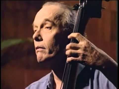 YouTube thumbnail for Jay Leonhart — It's Impossible to Sing and Play the Bass [live, 2003; jazz / double bass solo]